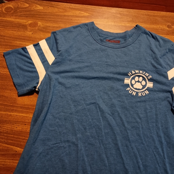 STRANGER THINGS T-SHIRT - Large // Netflix TV Sport Jersey Athletic tee shirt - Picture 4 of 9